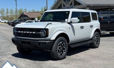 2026 Ford Bronco Outer Banks