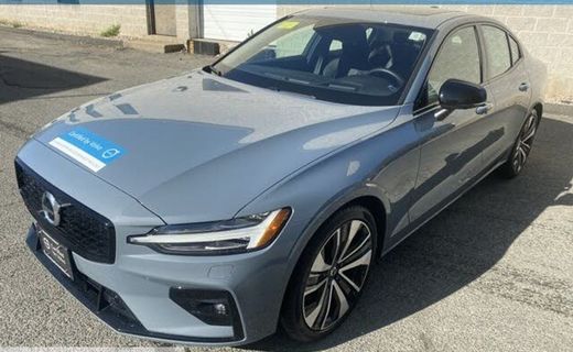 2022 Volvo S60