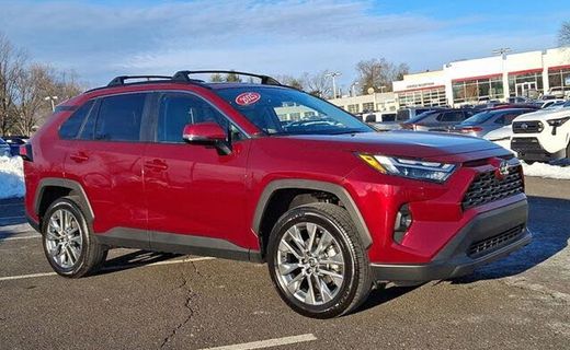 2025 Toyota RAV4 XLE Premium