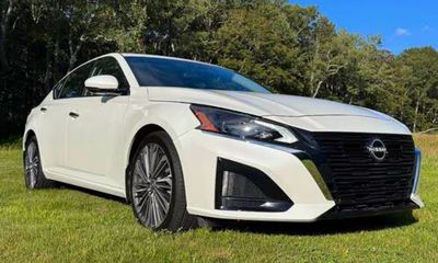 2025 Nissan Altima SL