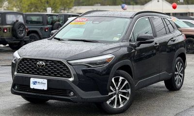 2025 Toyota Corolla Cross XLE
