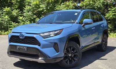 2022 Toyota RAV4 SE