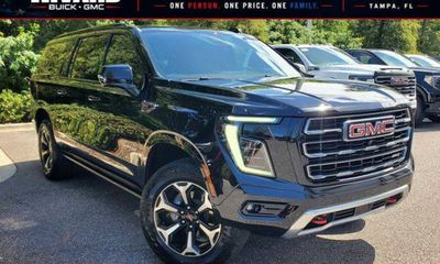 2025 GMC Yukon XL AT4