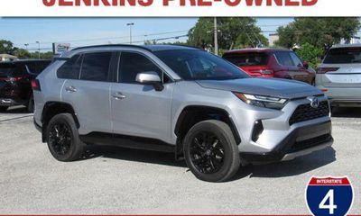 2024 Toyota RAV4 SE
