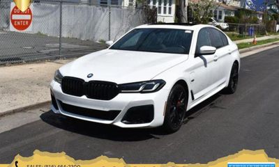 2023 BMW 530E Hybrid Plug
