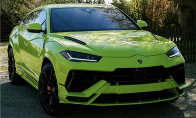 2023 Lamborghini Urus S
