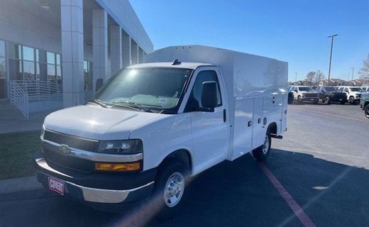 2025 Chevrolet Express 3500 Cutaway 139