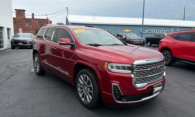 2023 GMC Acadia Denali