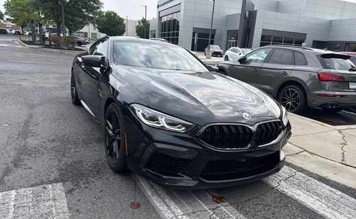 2023 BMW M8