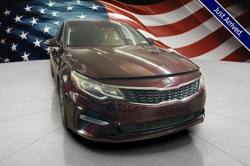 2019 Kia Optima — a typically priced live listing