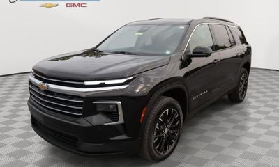 2025 Chevrolet Traverse LT