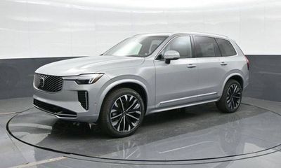 2026 Volvo XC90 Ultra Bright