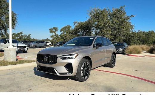 2026 Volvo XC60 Plus Dark