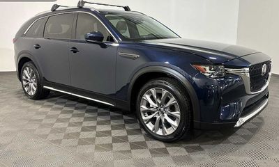 2024 Mazda CX-90 Premium Package