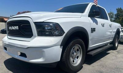 2019 Ram 1500 SLT