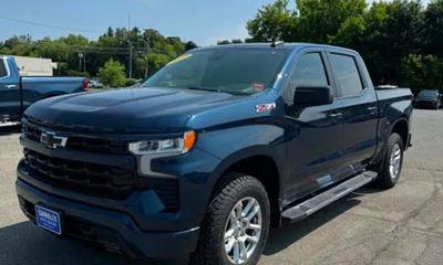 2022 Chevrolet Silverado RST