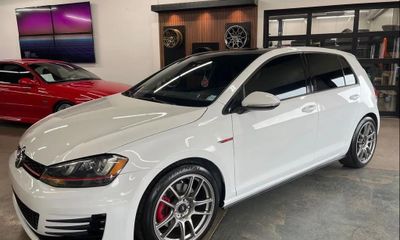 2016 Volkswagen Golf GTI 2 0T Base