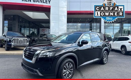 2025 Nissan Pathfinder SV