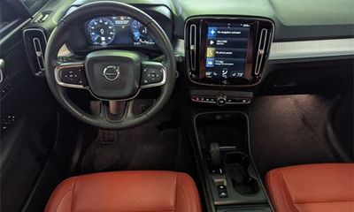 2020 Volvo XC40 Momentum
