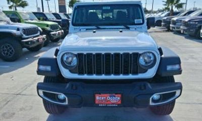 2026 Jeep Gladiator Sport
