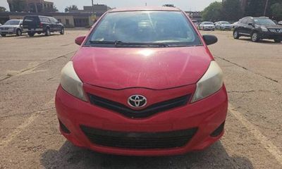 2013 Toyota Yaris LE