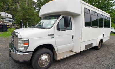 2016 Ford E-Series Chassis E350 Super Duty