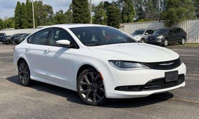 2016 Chrysler 200 200S