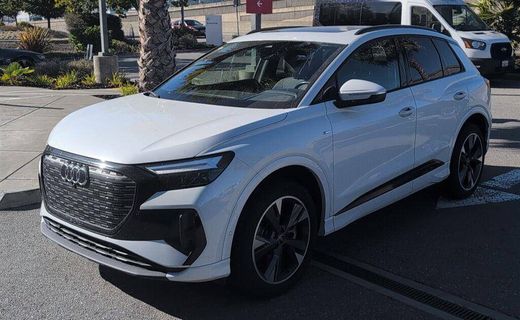2024 Audi Q4 Premium Plus