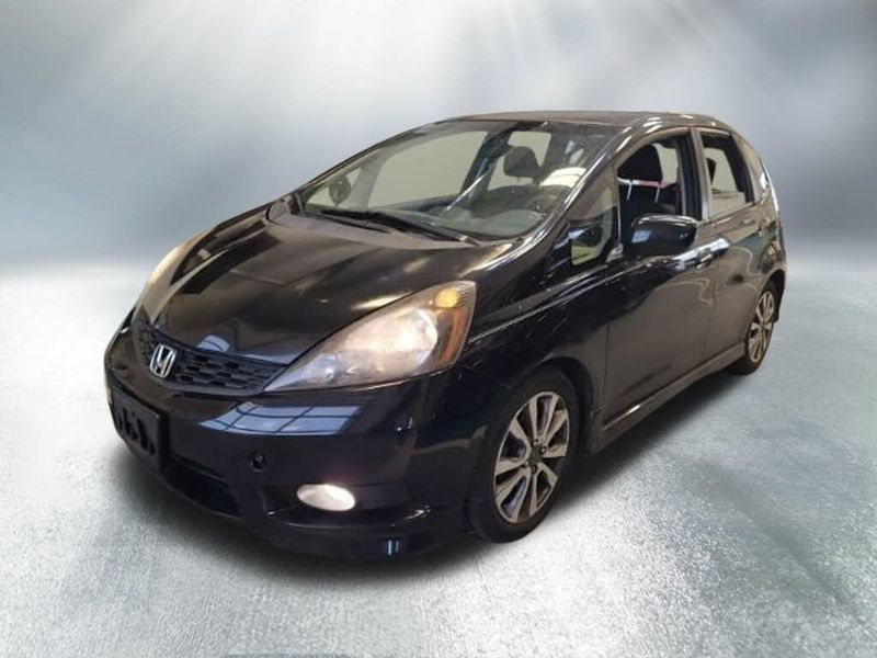 2013 Honda FIT — a typically priced live listing