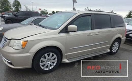 2011 Chrysler Town AND Country RT