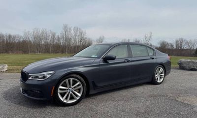 2016 BMW 750i