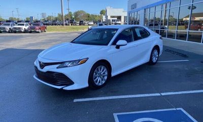 2020 Toyota Camry LE