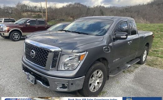 2017 Nissan Titan SV