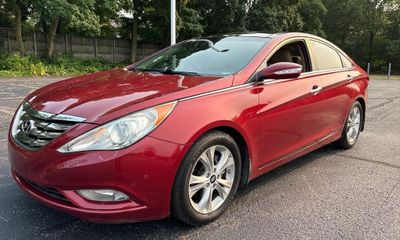 2012 Hyundai Sonata Middle Level