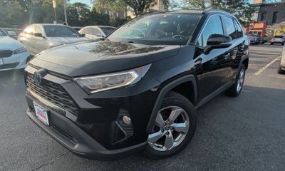 2021 Toyota RAV4 XLE Premium HV