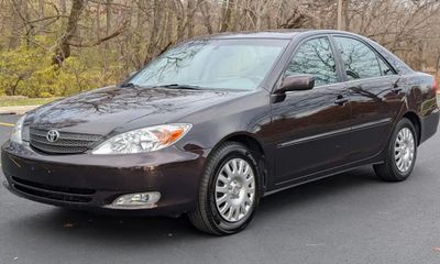 2004 Toyota Camry LE