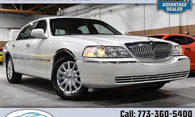 2006 Lincoln Town CAR Signature