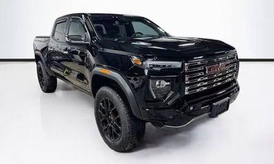 2024 GMC Canyon Denali