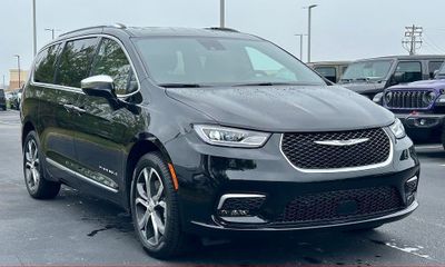 2026 Chrysler Pacifica Pinnacle