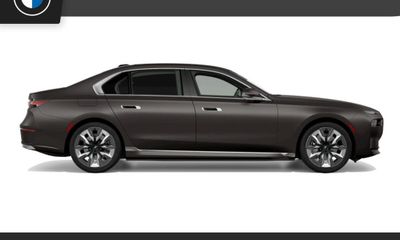 2027 BMW I7