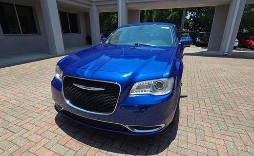 2019 Chrysler 300