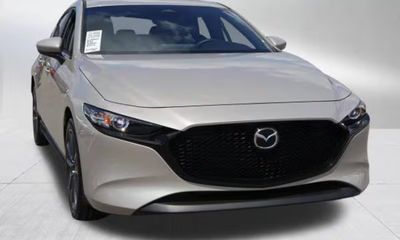 2025 Mazda MAZDA3 Preferred Package