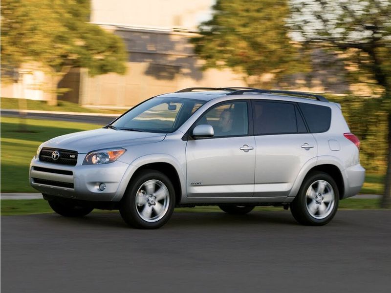 2009 Toyota RAV4 — a typically priced live listing