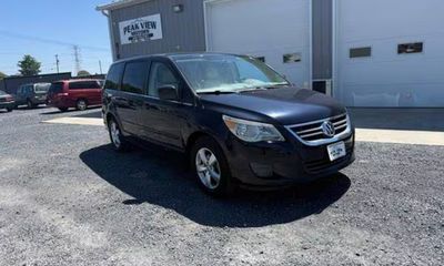 2010 Volkswagen Routan SE