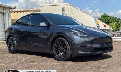 2024 Tesla Model Y Performance