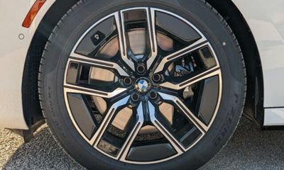 2023 BMW 760i xDrive