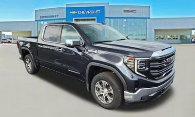 2026 GMC Sierra SLT