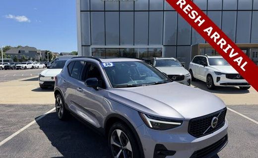 2026 Volvo XC40 Plus Dark