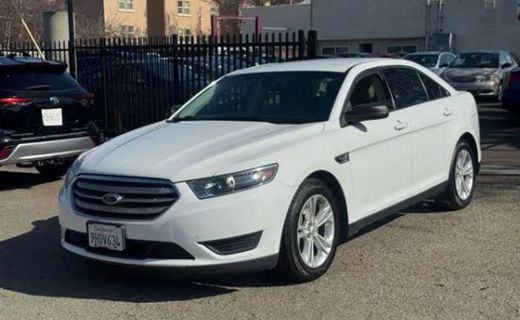 2015 Ford Taurus SE