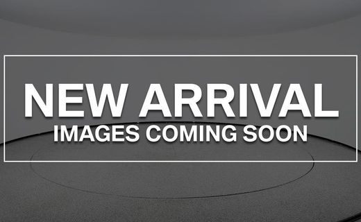 2021 BMW M8